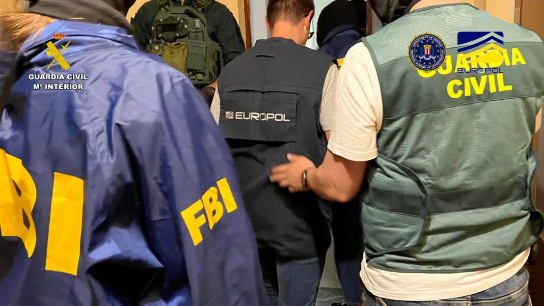 La Guardia Civil y el FBI desmantelan la mayor red de propaganda online del Estado Islámico