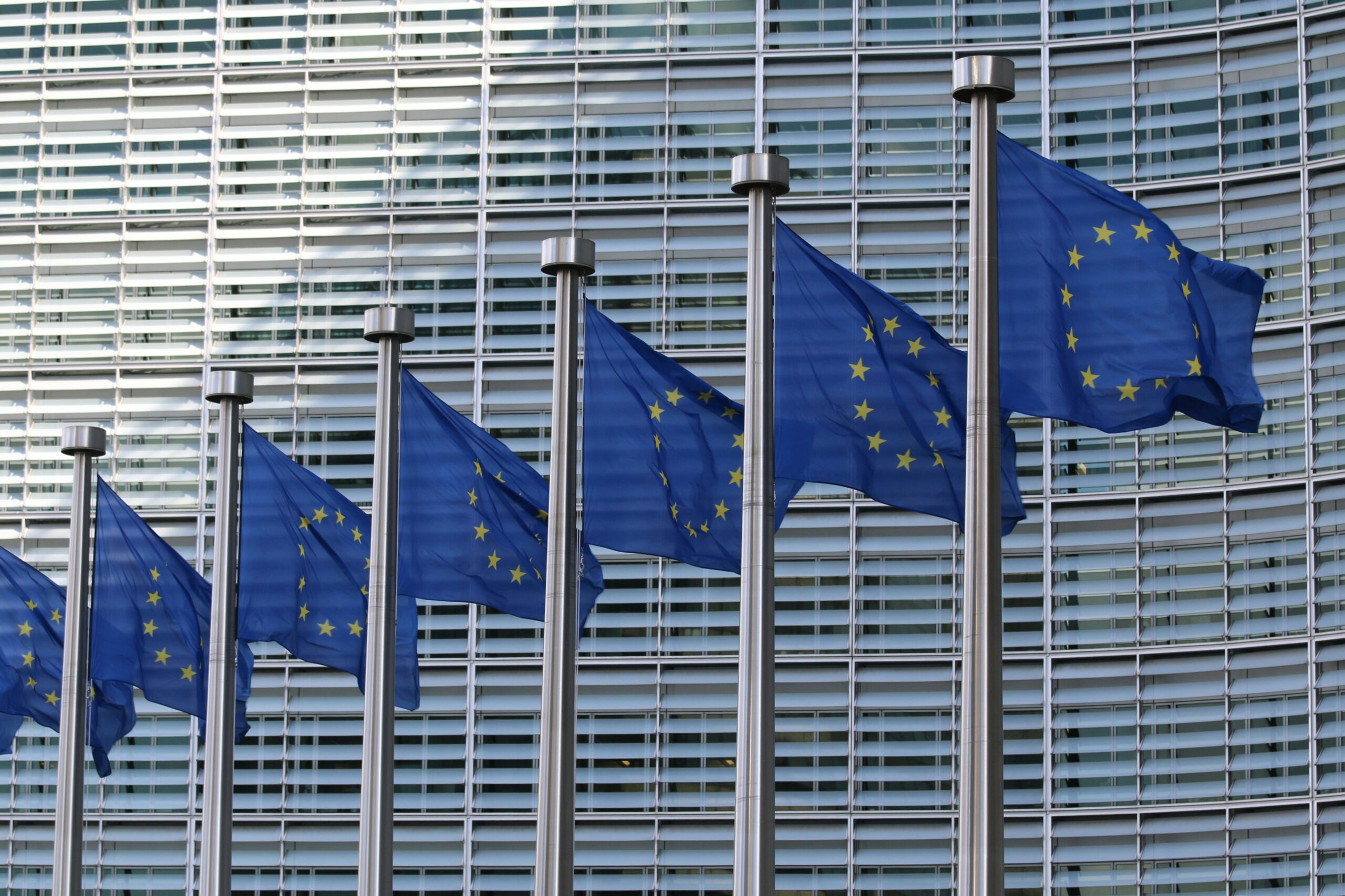 La UE y la OTAN dan un paso más hacia la regulación del uso de la Inteligencia Artificial