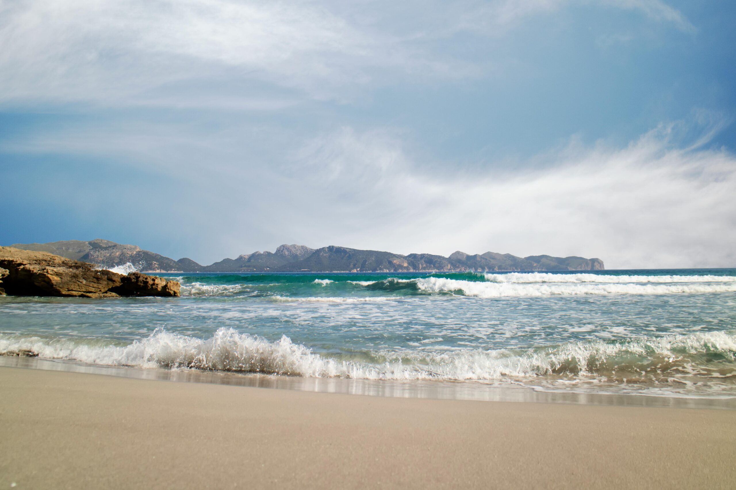 La costa andaluza en riesgo: Greenpeace alerta de la pérdida de playas en 10 años