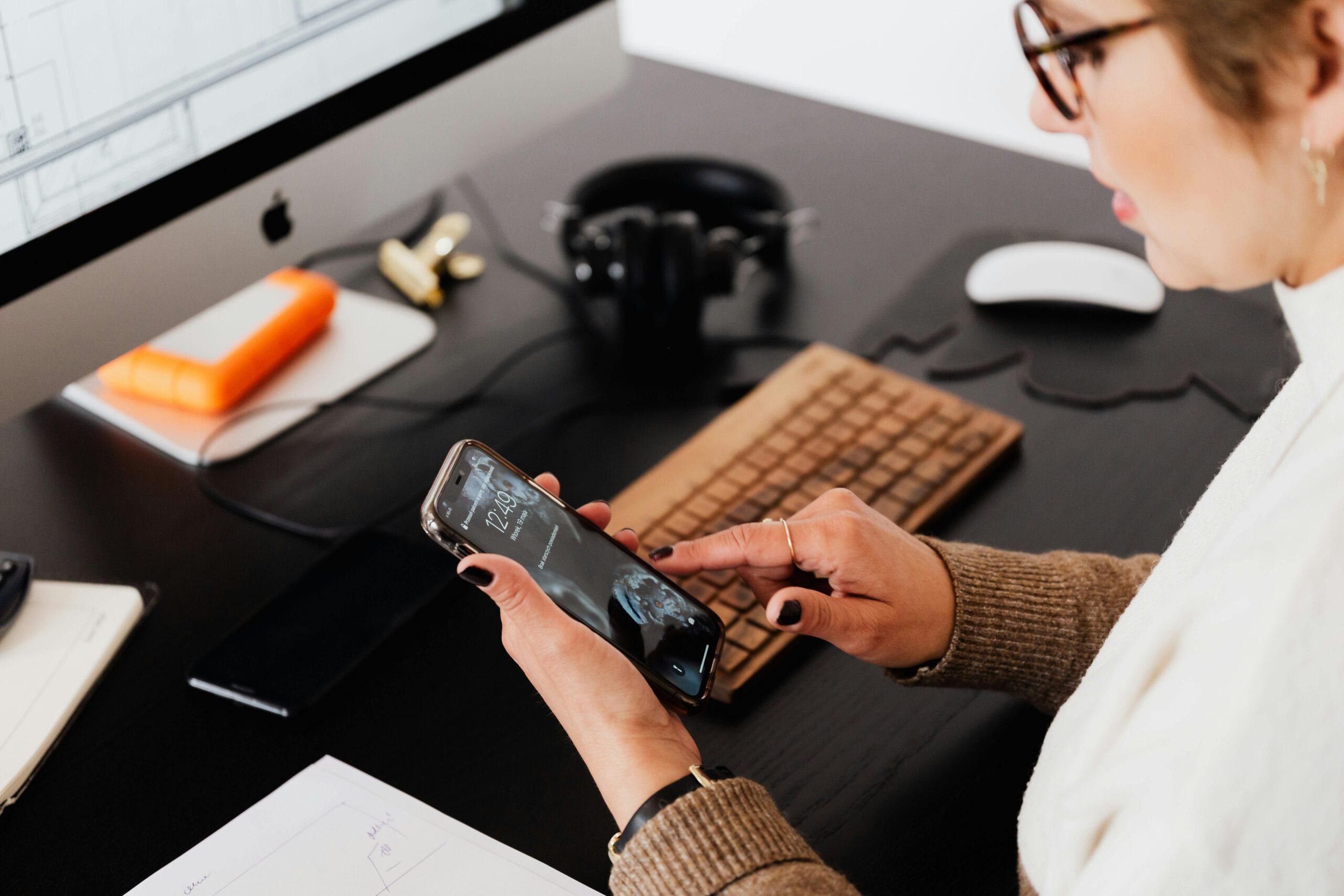 El Gobierno lanza una batería de medidas para combatir las estafas telefónicas y por SMS