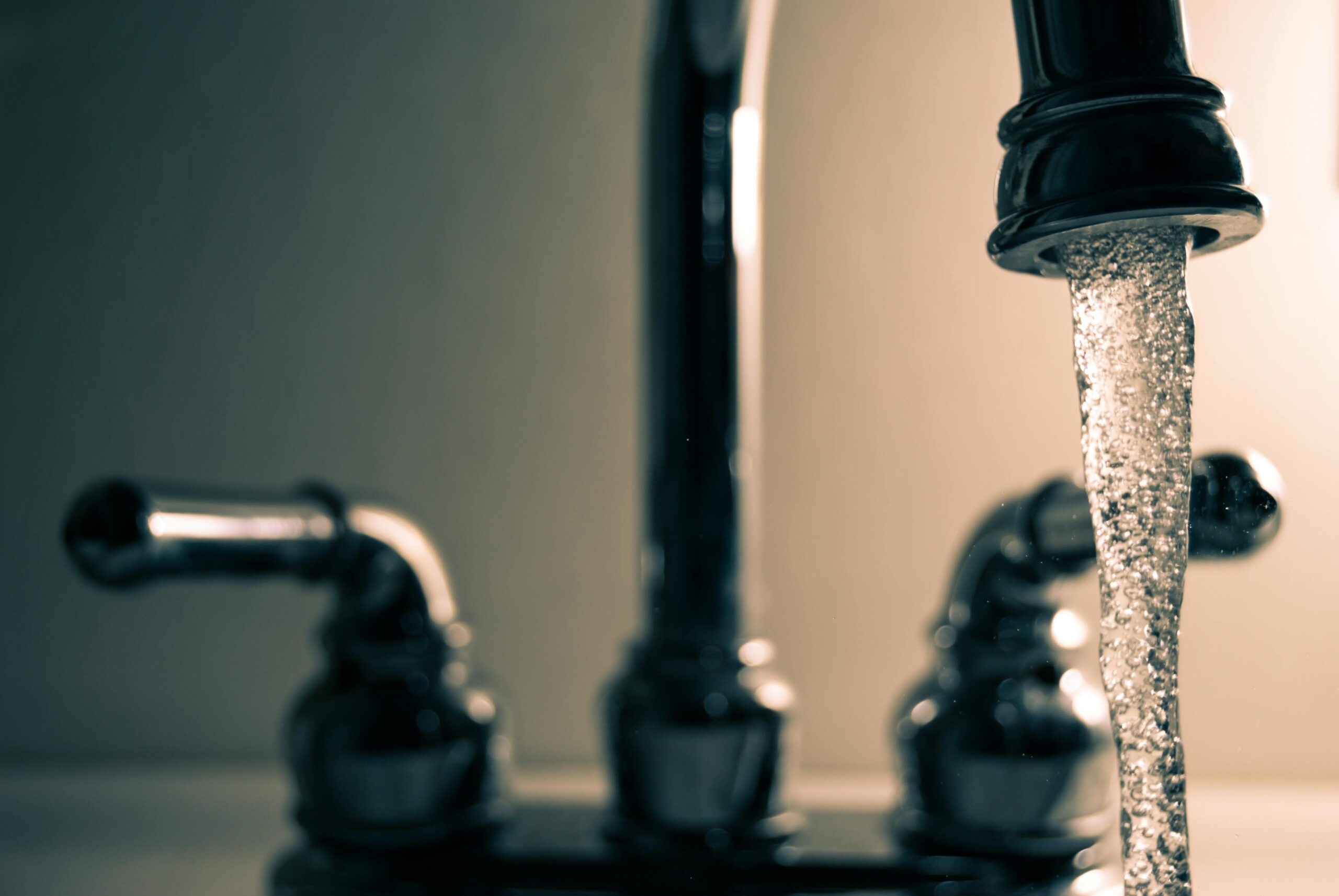El Foro de la Economía del Agua apela a la concienciación y la mejora de las infraestructuras para afrontar la temporada alta turística