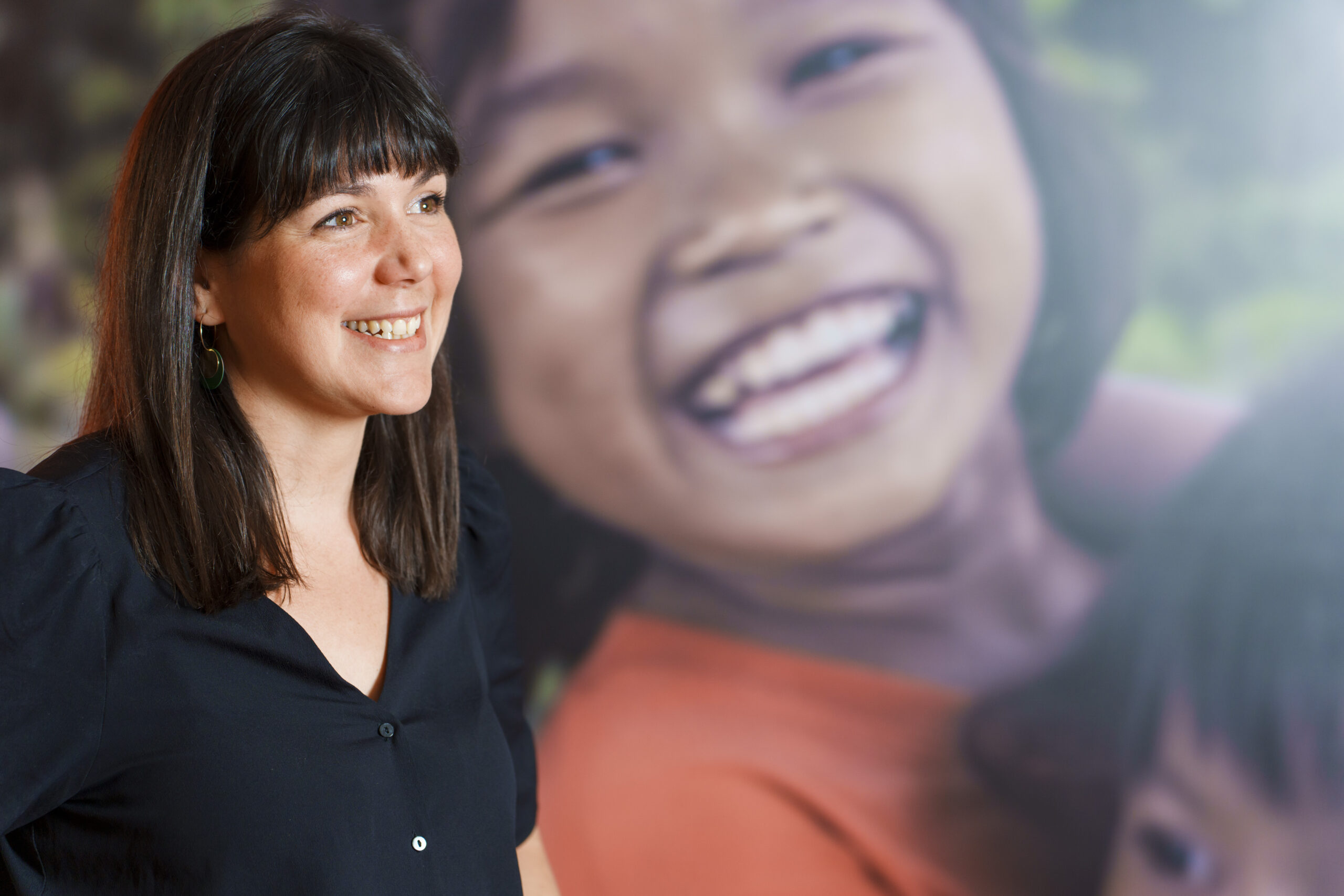 Catalina Perazzo, Directora de Incidencia Política y Social de Save the Children, muestra su preocupación por los adolescentes y las fake news