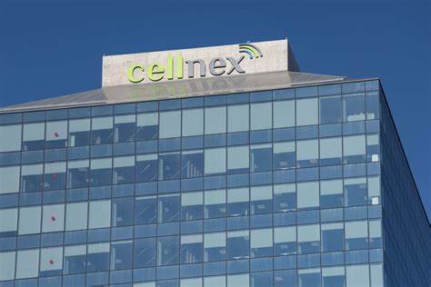 Cellnex refuerza su compromiso con la sostenibilidad a través de un acuerdo de energía renovable y su ambicioso Plan de Transición Energética para 2025