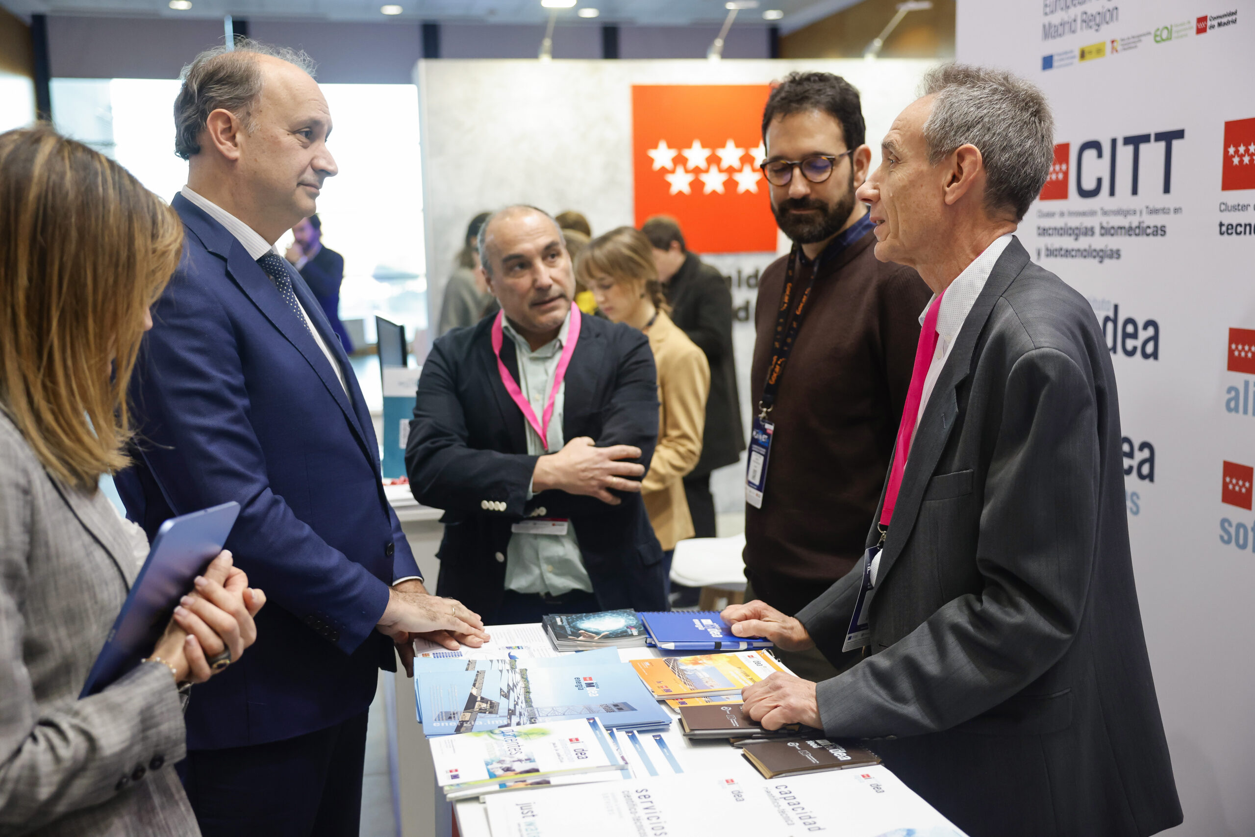 La Comunidad de Madrid digitaliza más de un centenar de trámites administrativos en 2025