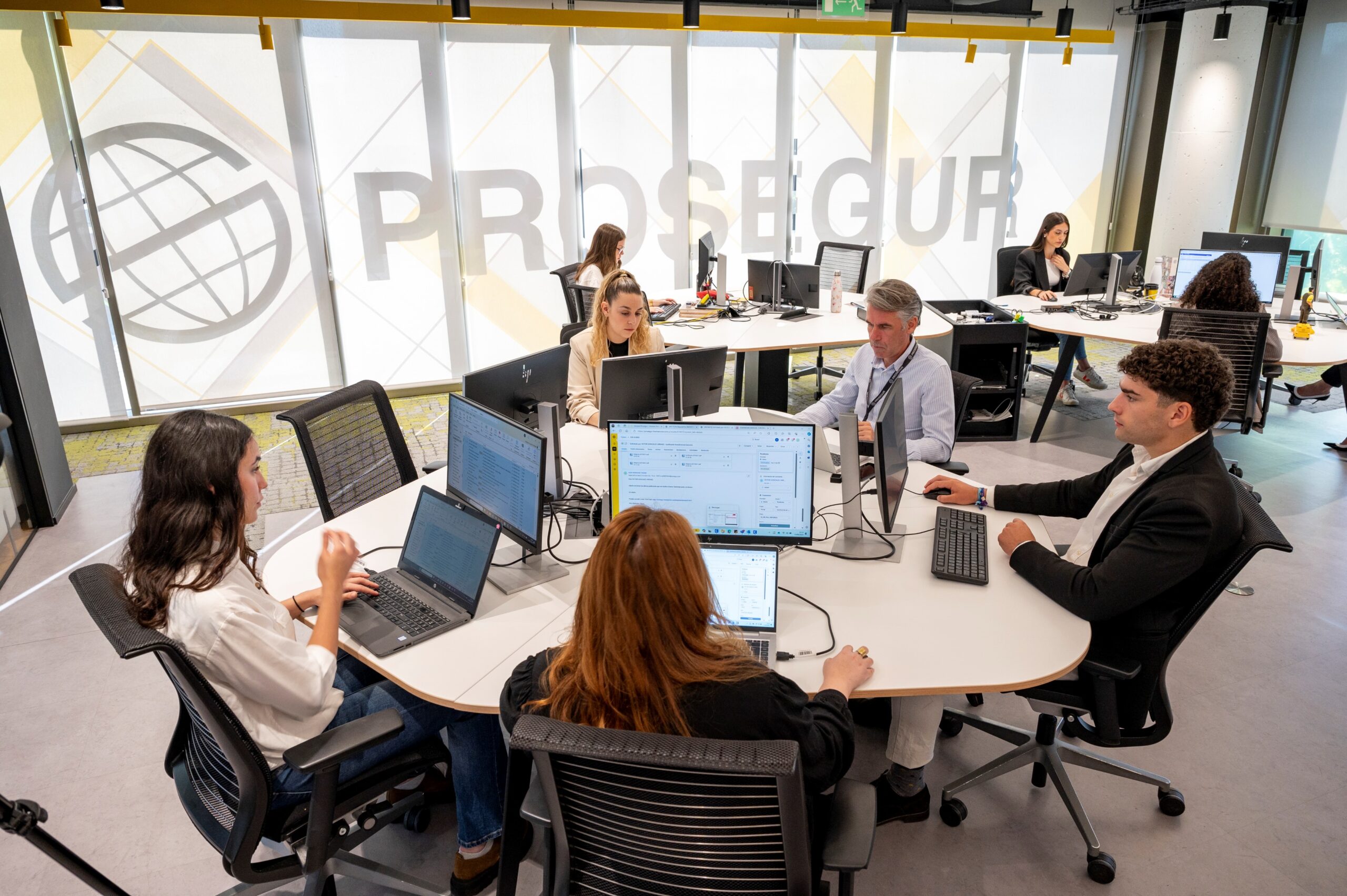 Prosegur integra la IA Generativa de Telefónica en sus oficinas de España, Portugal y Latinoamérica