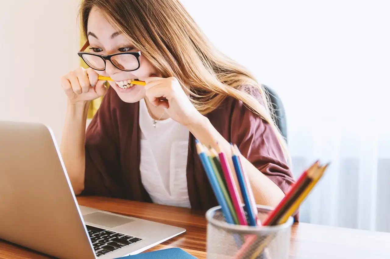 7 de cada 10 adultos experimentan estrés al usar Internet