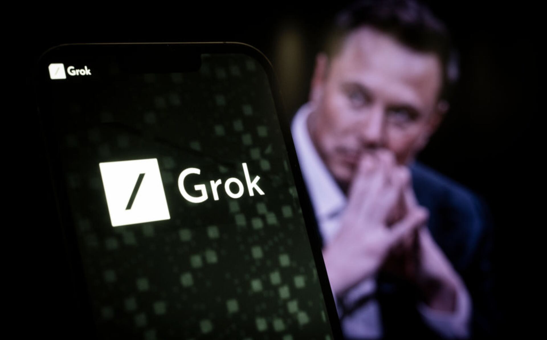Hackean la IA de X para propagar estafas: así funciona el nuevo ataque ‘Grokking’ que convierte al chatbot en cómplice del fraude