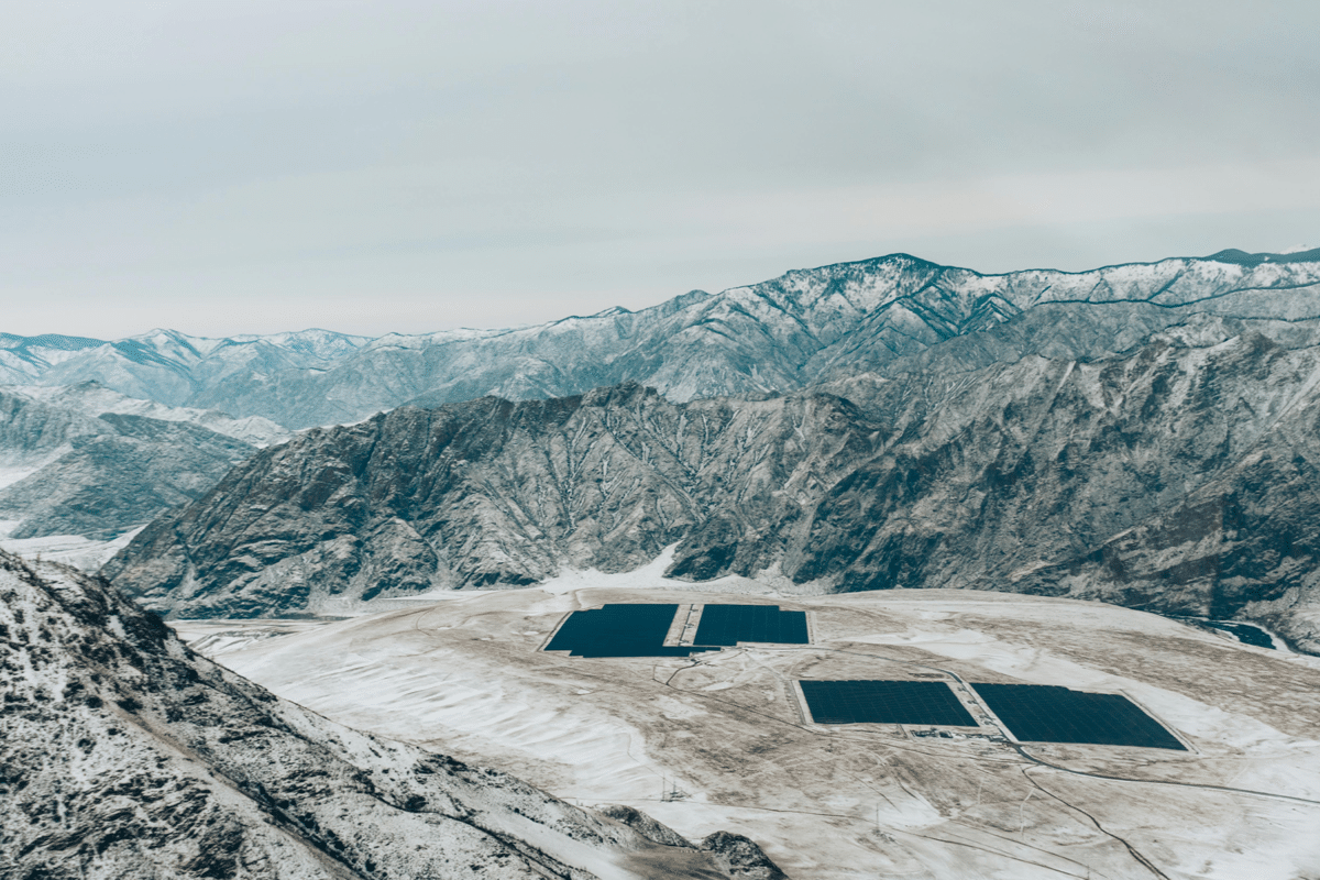 Suiza convierte la nieve en aliada: energía solar que brilla incluso en invierno