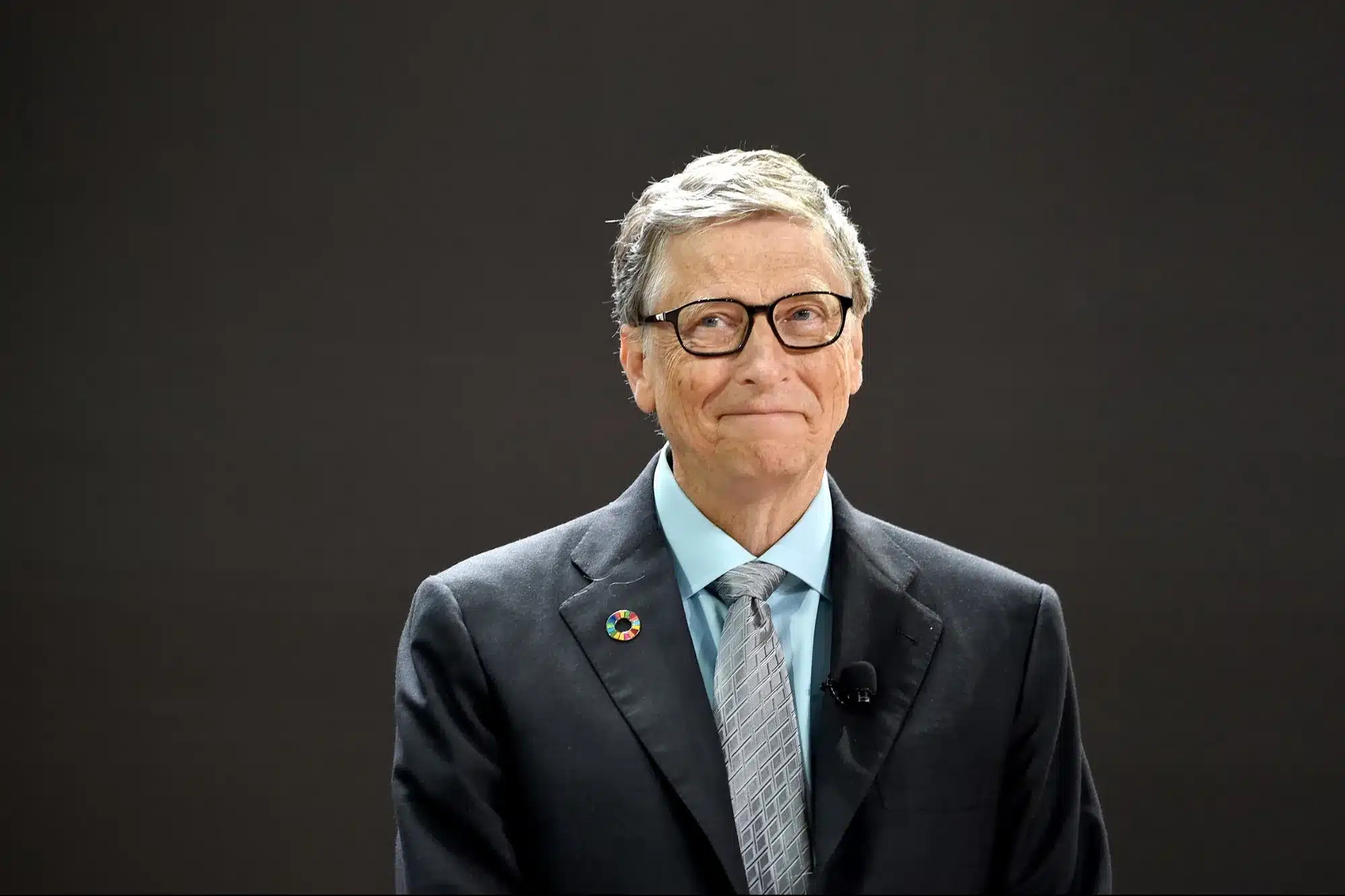Bill Gates celebra un desplome del 40% en las emisiones previstas de CO₂ para 2040: la tecnología acelera el cambio