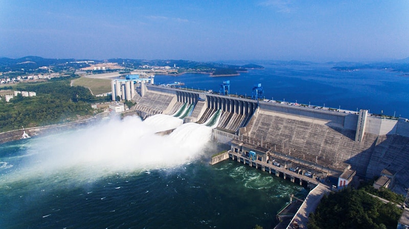 China logra producir agua potable y hidrógeno verde del mar sin desalinización previa