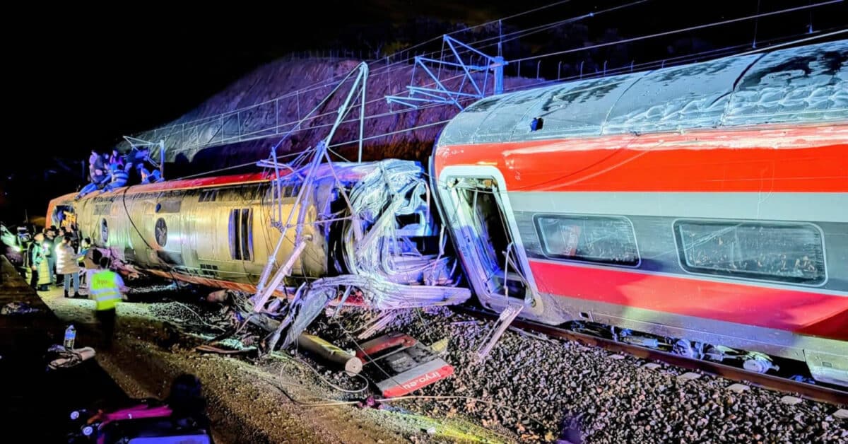 Dos trenes descarrilan en Adamuz (Córdoba): al menos 43 fallecidos y 122 personas atendidas