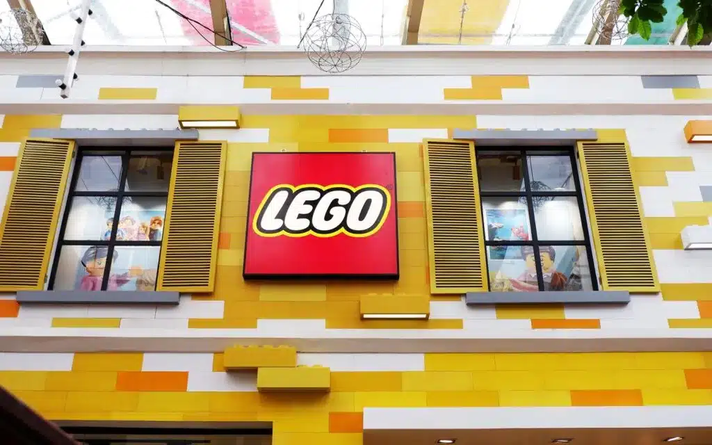 LEGO invierte en eliminar carbono del planeta: apuesta por nuevas tecnologías y reforestación