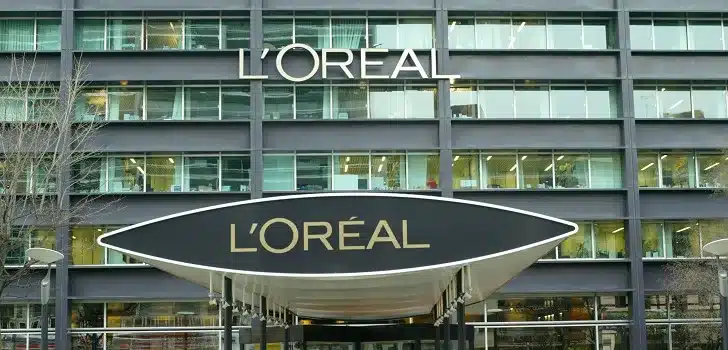 L’Oréal apuesta por transformar CO₂ en envases: la nueva tecnología que podría cambiar la industria del plástico