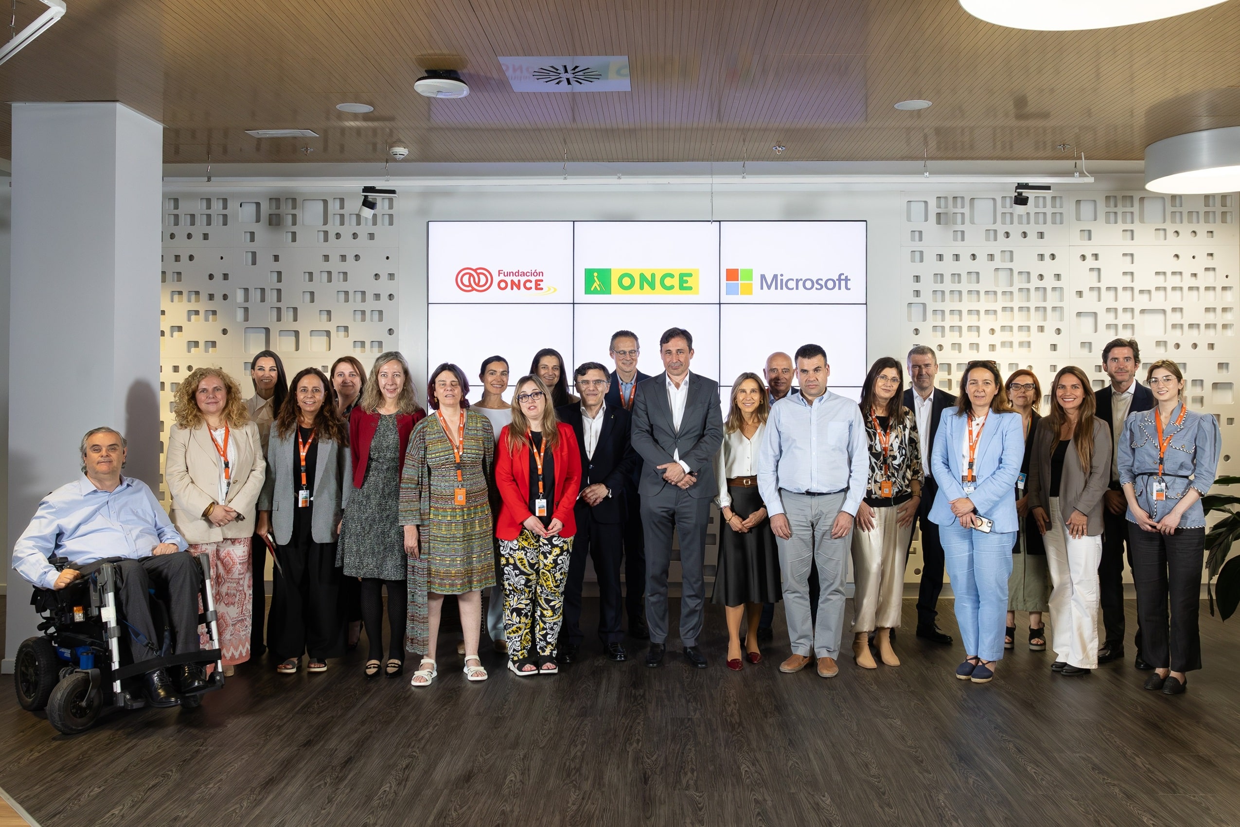Fundación ONCE, ONCE y Microsoft refuerzan su alianza para impulsar la accesibilidad y el empleo con IA