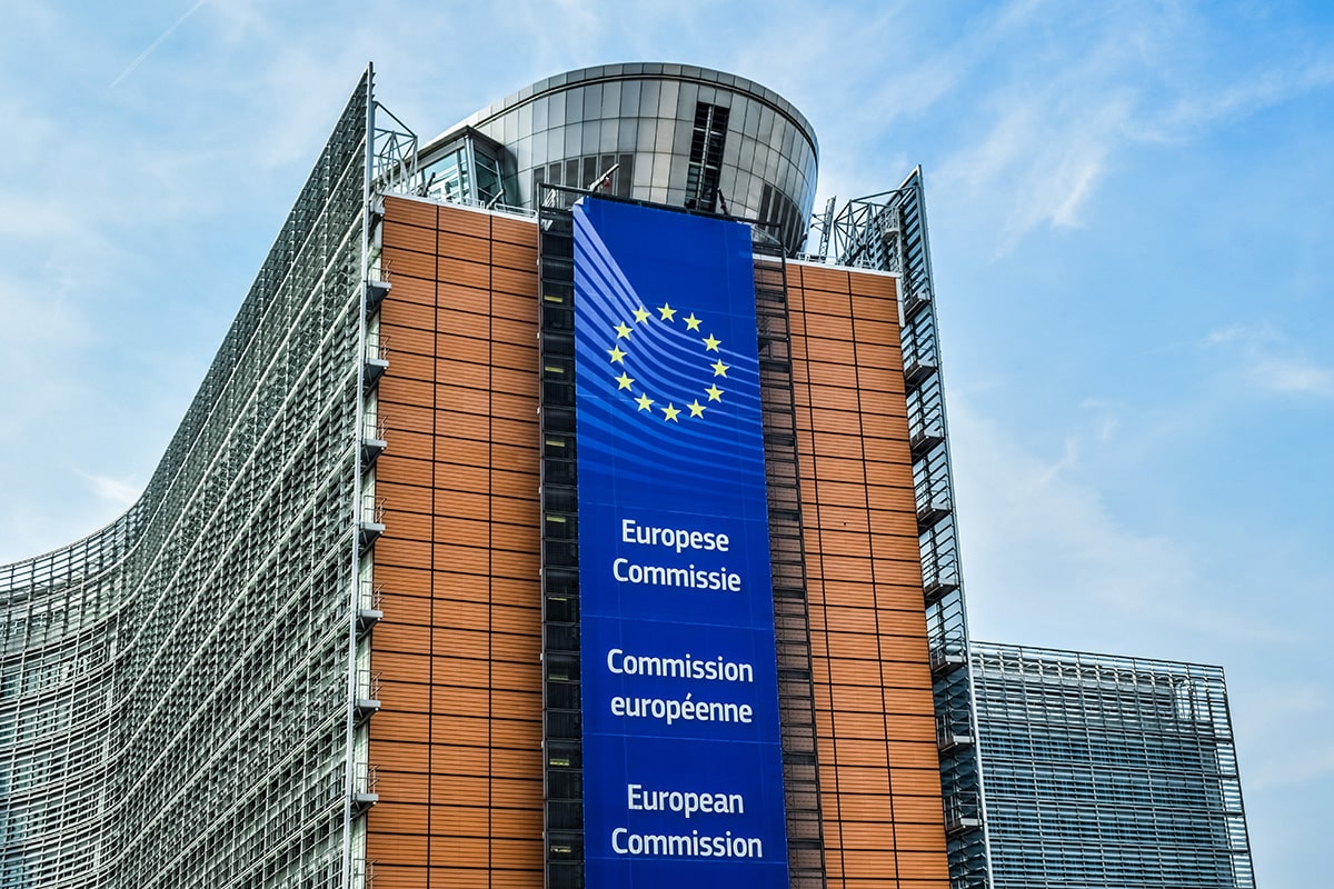 La Unión Europea suaviza la presión del mercado de carbono para proteger la competitividad industrial