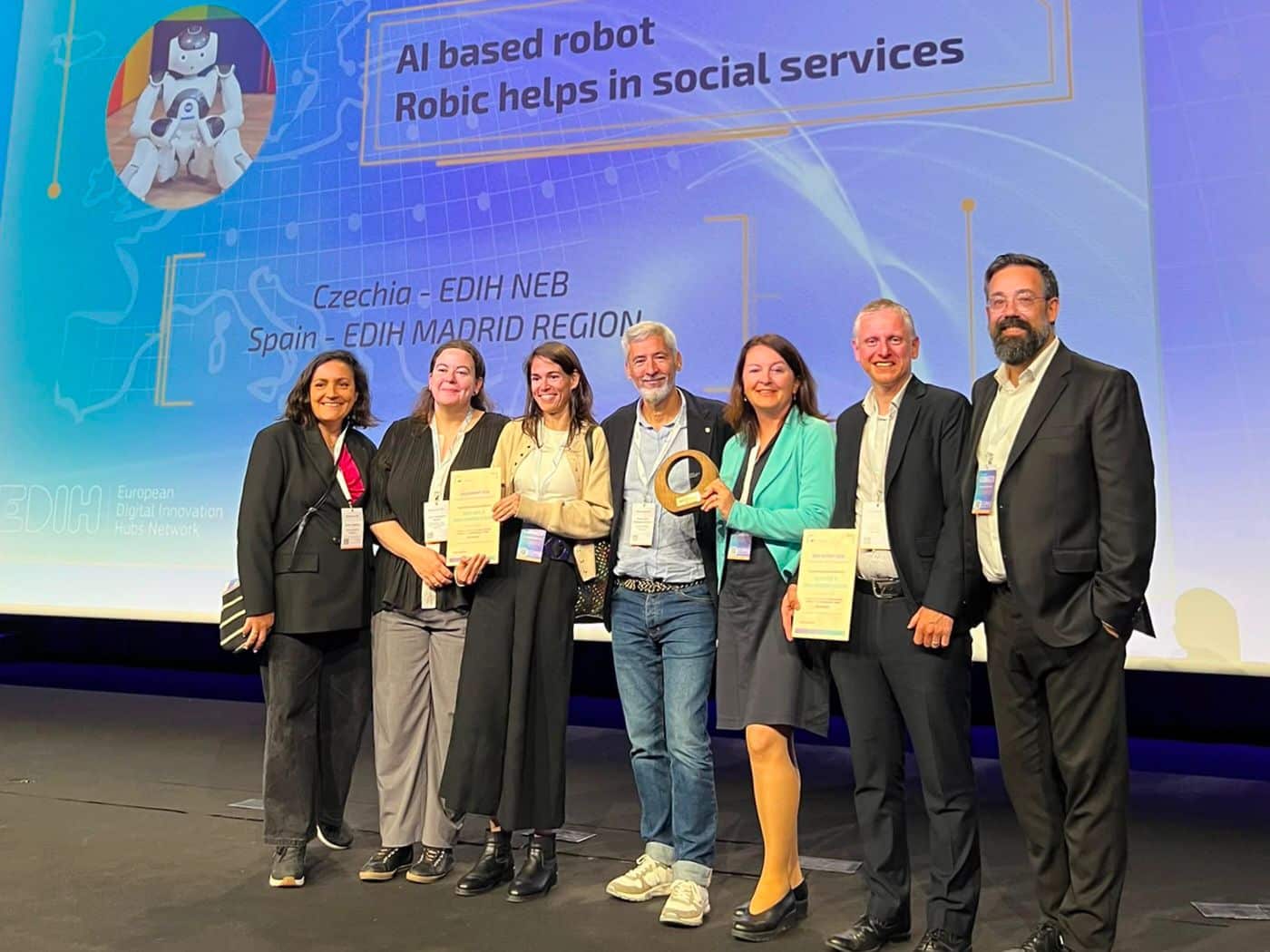 Madrid es premiado por su proyecto de robótica e IA para apoyar a niños con dificultades de aprendizaje