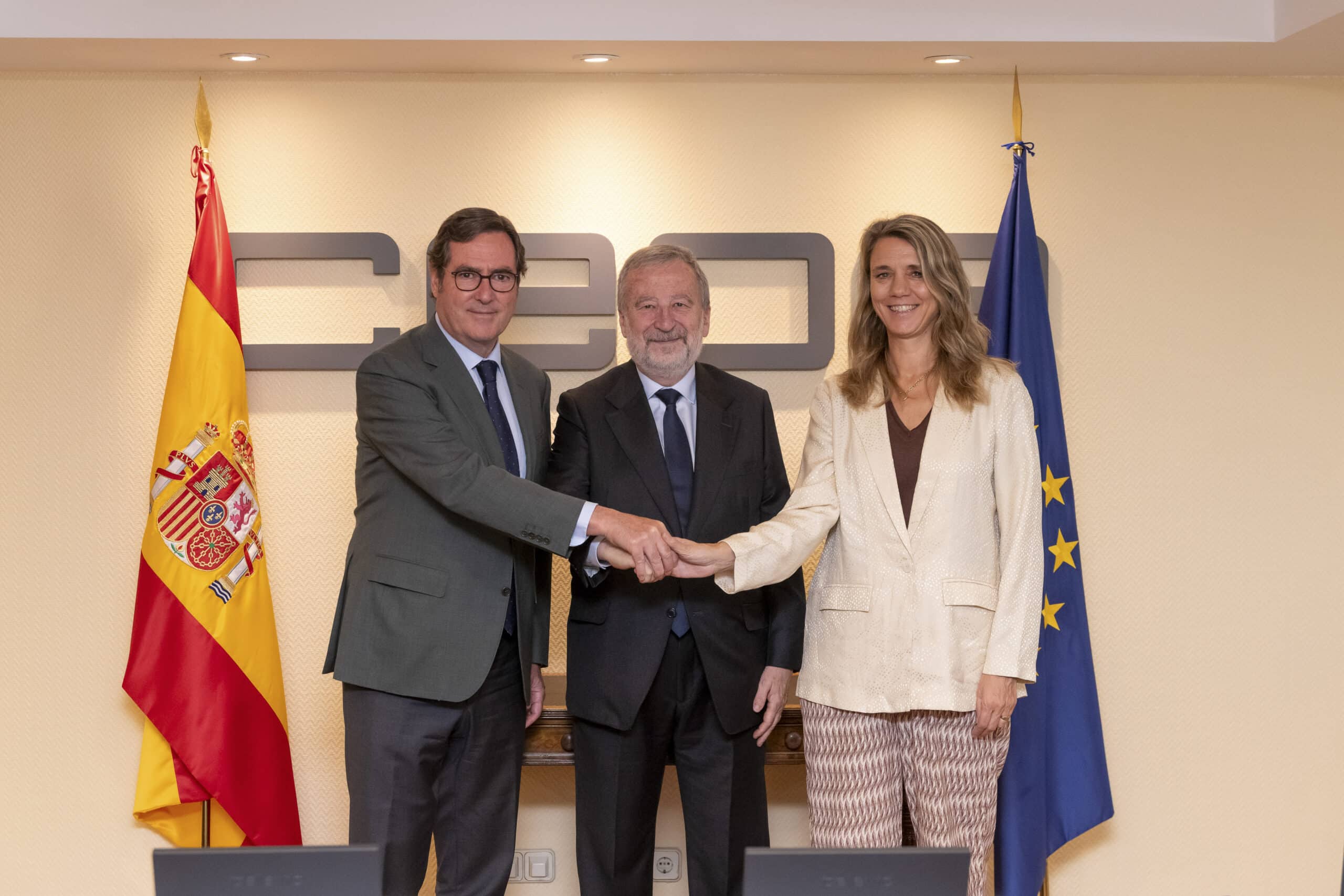 CEOE, CEPYME y CaixaBank refuerzan su alianza con 50.000 millones para impulsar la financiación de las empresas españolas