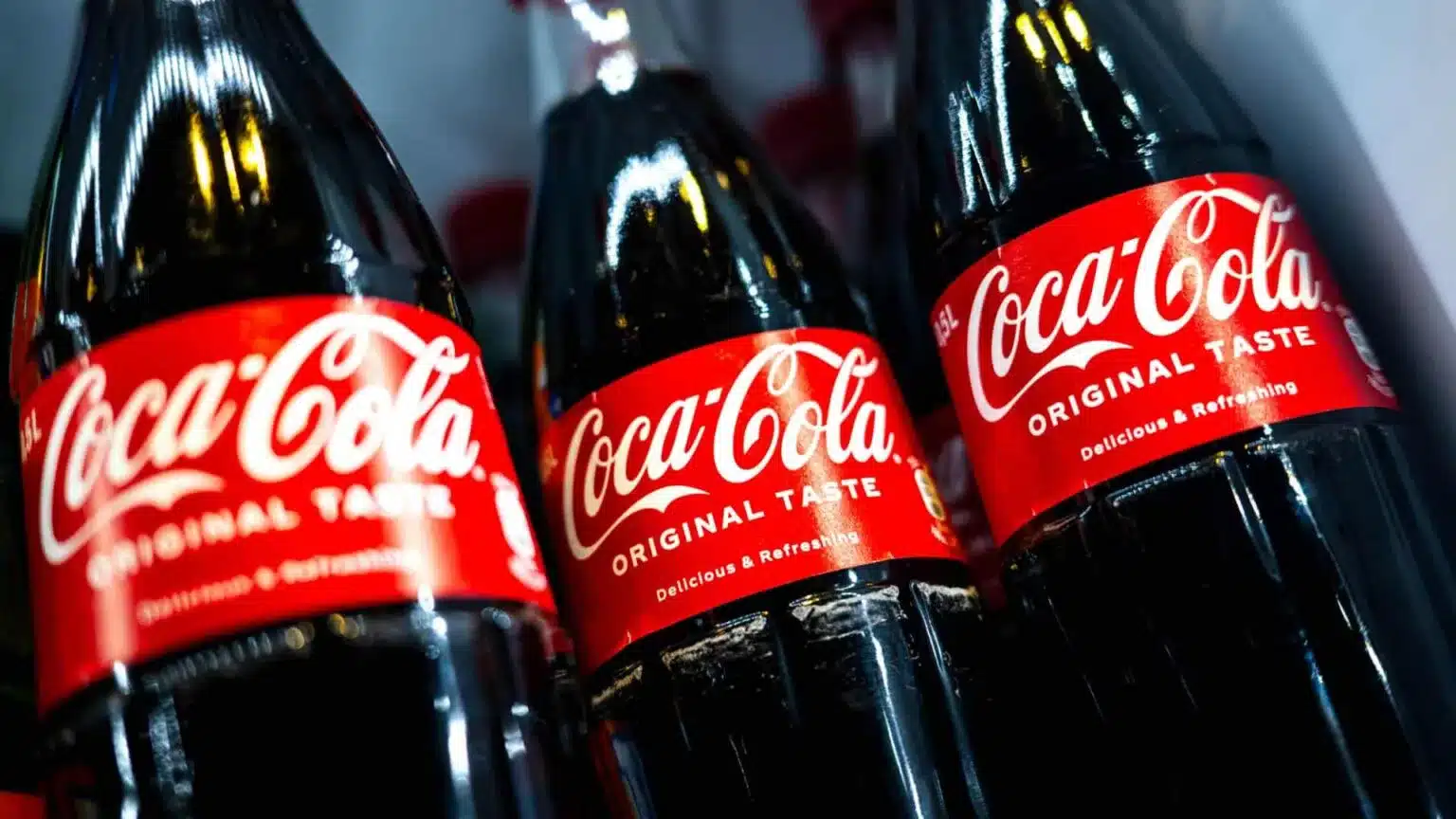 Coca-Cola, Nestlé y Danone rectifican sus mensajes sobre el reciclaje de botellas tras una denuncia europea